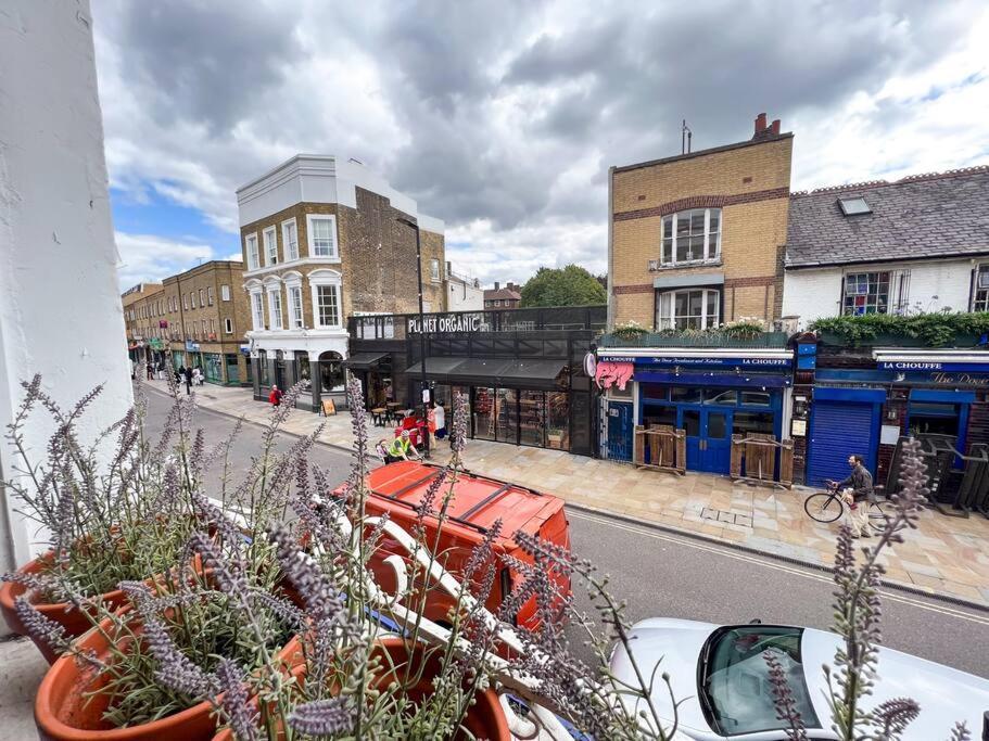 Bijou Flat On Broadway Market ロンドン エクステリア 写真